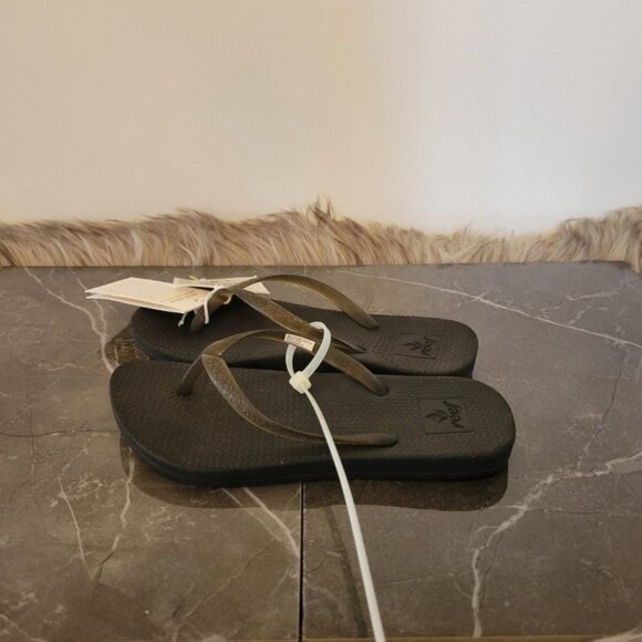 Reef Girl's Escape Sandals - Picture 4 of 6